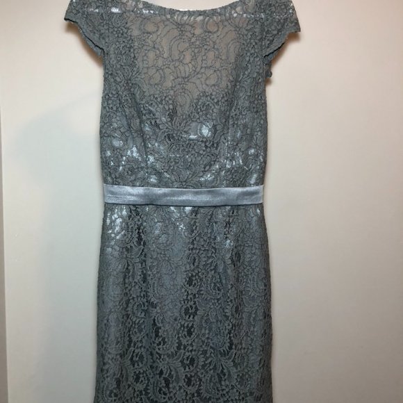 Size 6 Belsoie Grey Lace Short Sleeve Dress - Picture 6 of 14